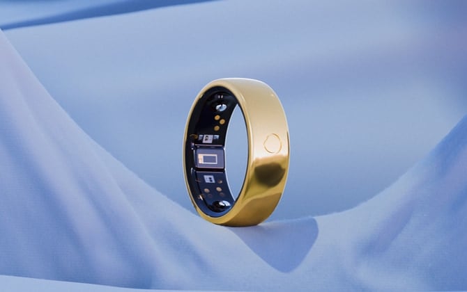 The Circular Ring 2 smart ring in gold