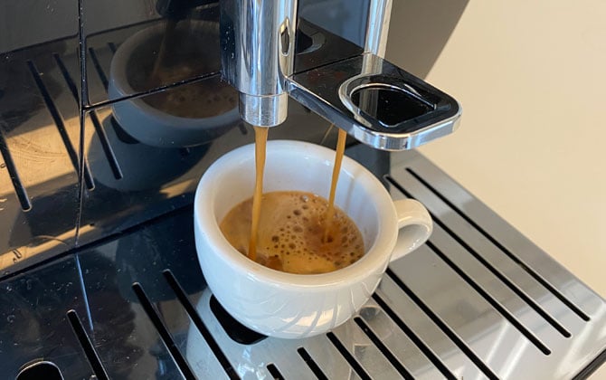 Review of the DeLonghi Dinamica TrueBrew Over Ice Automatic Espresso Maker  - Techlicious