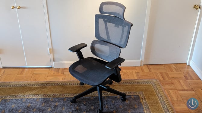 Flexis[pt C7 chair shown from the front
