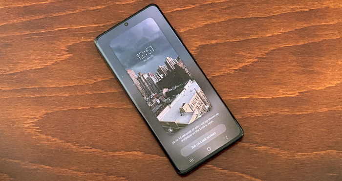 How to make a live wallpaper, Set up a video lockscreen on your phone
